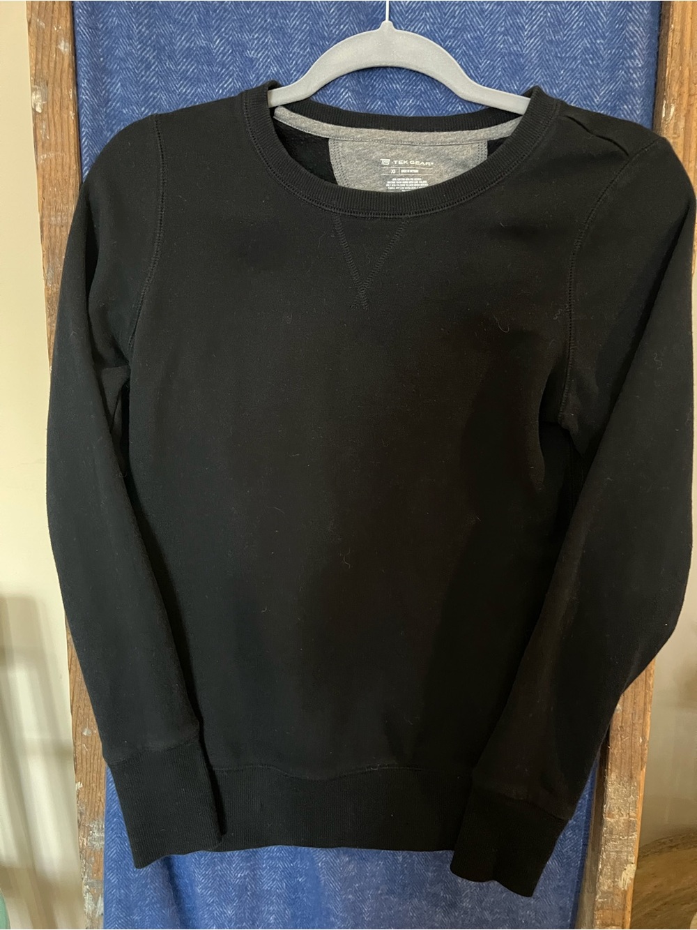 tek gear Women's Black Crewneck Sweatshirt